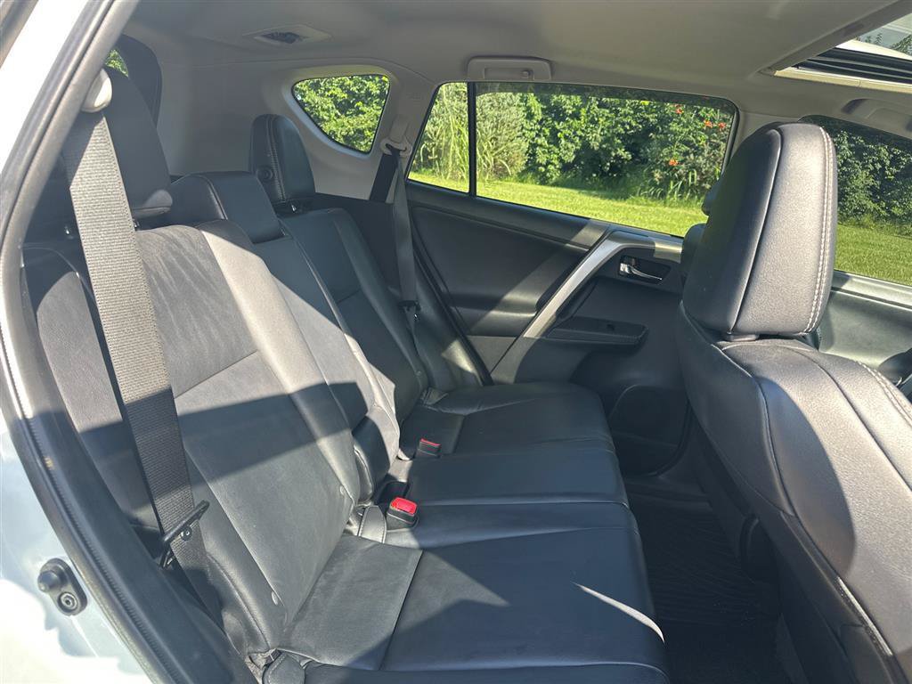Used 2014 Toyota RAV4 Limited AWD/4WD image 21