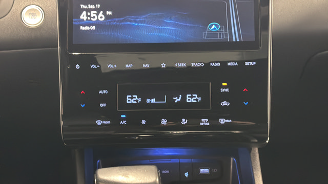 Used 2022 Hyundai Santa Cruz Limited AWD/4WD image 18
