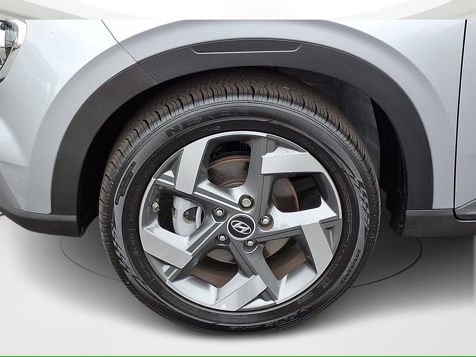 Used 2025 Hyundai Venue SEL image 8