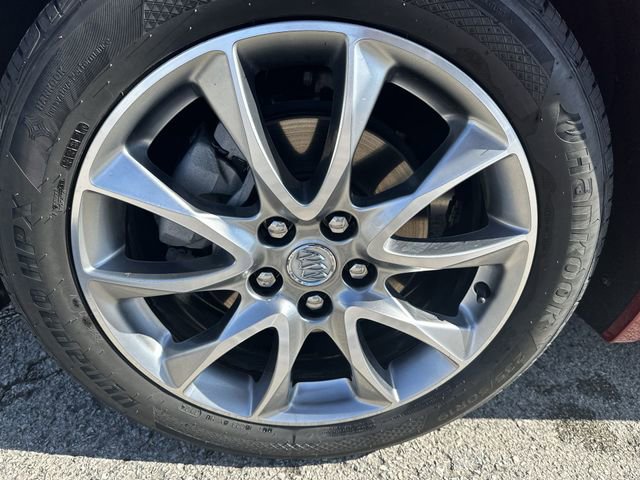 Used 2020 Buick Envision Essence w/ Experience Buick Package image 21