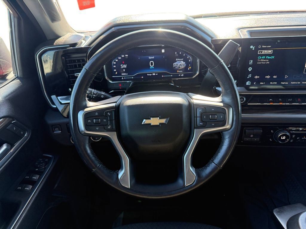 Used 2023 Chevrolet Silverado 1500 LT image 13