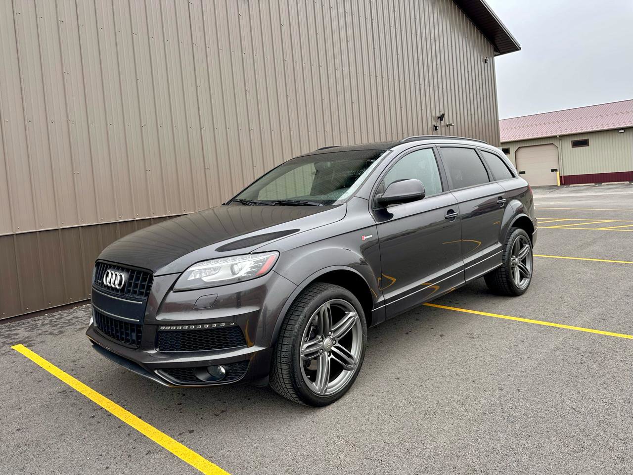 Used 2014 Audi Q7 3.0T S line Prestige w/ S Line Package image 3