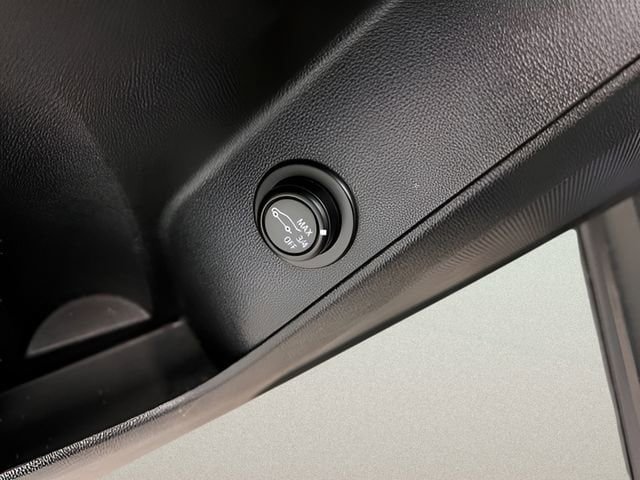 Used 2022 Chevrolet Equinox RS w/ Infotainment Package AWD/4WD image 13