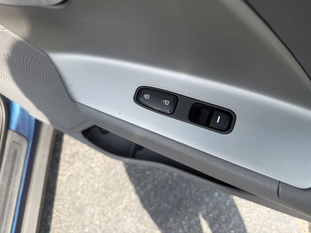 Used 2020 Kia Niro LX FWD image 26