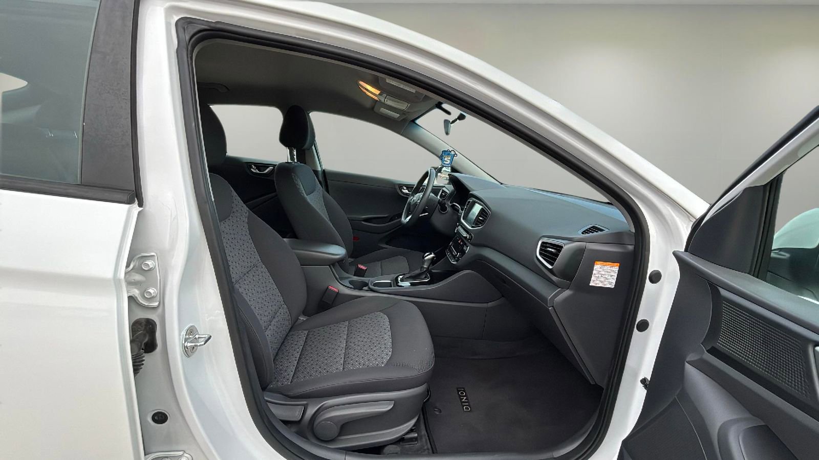 Used 2018 Hyundai Ioniq Blue FWD image 10