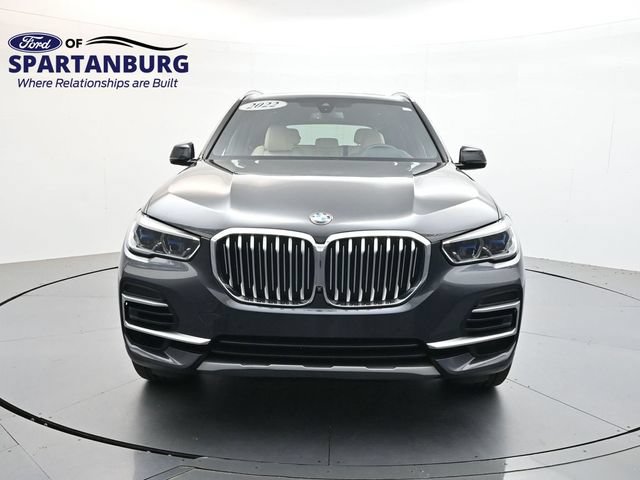 Used 2022 BMW X5 xDrive40i w/ Executive Package AWD/4WD image 2
