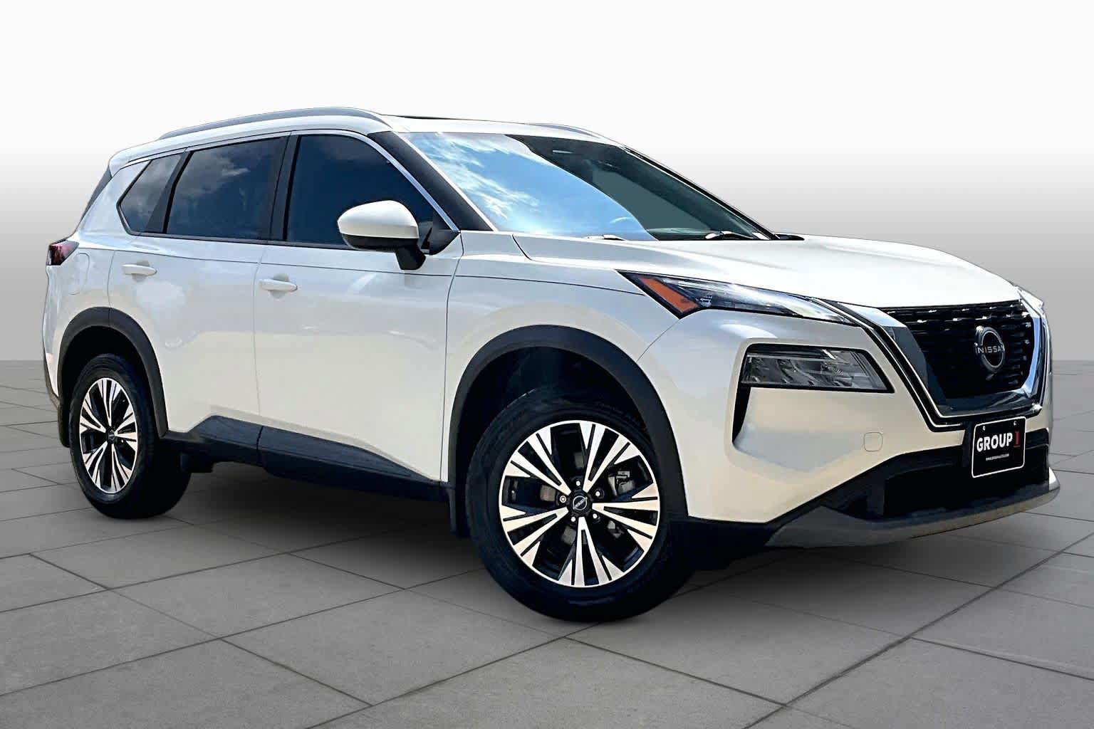 Used 2023 Nissan Rogue SV w/ SV Premium B Package FWD image 3