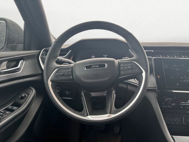 Used 2025 Jeep Grand Cherokee L Laredo w/ Luxury Tech Group I image 12