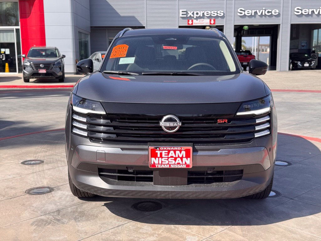 New 2026 Nissan Kicks SR w/ SR Premium Package FWD image 3