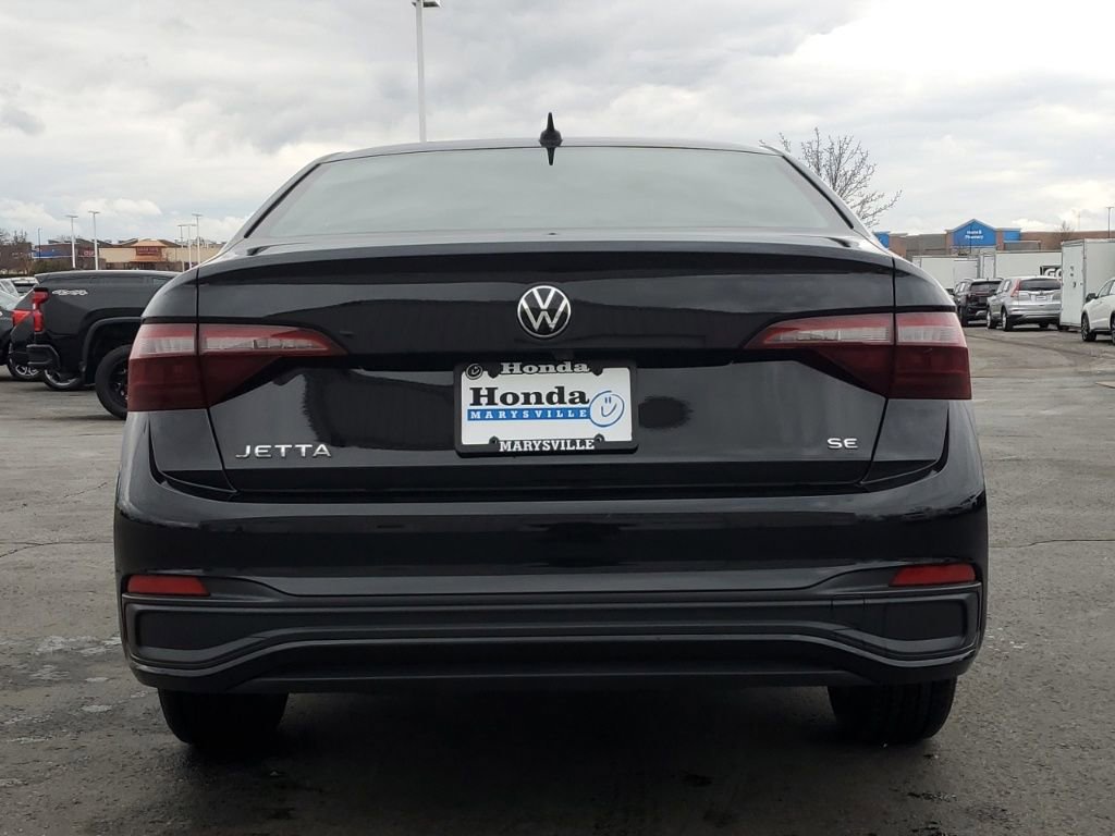 Used 2024 Volkswagen Jetta SE image 6