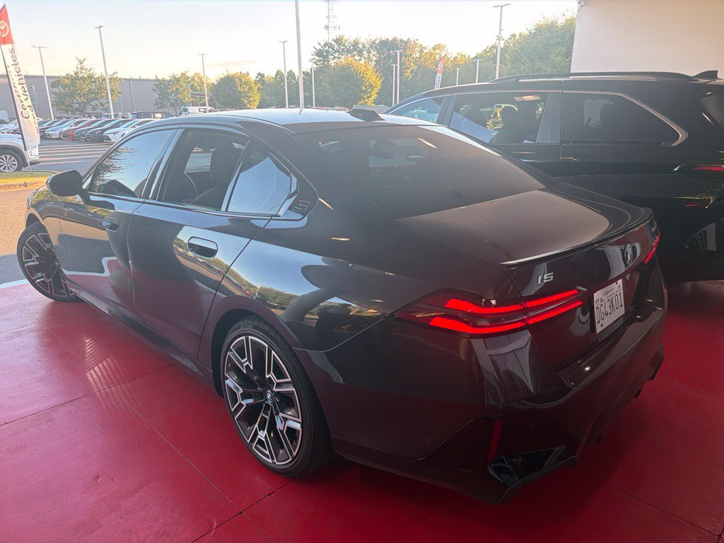 Used 2024 BMW i5 eDrive40i w/ M Sport Package RWD image 12