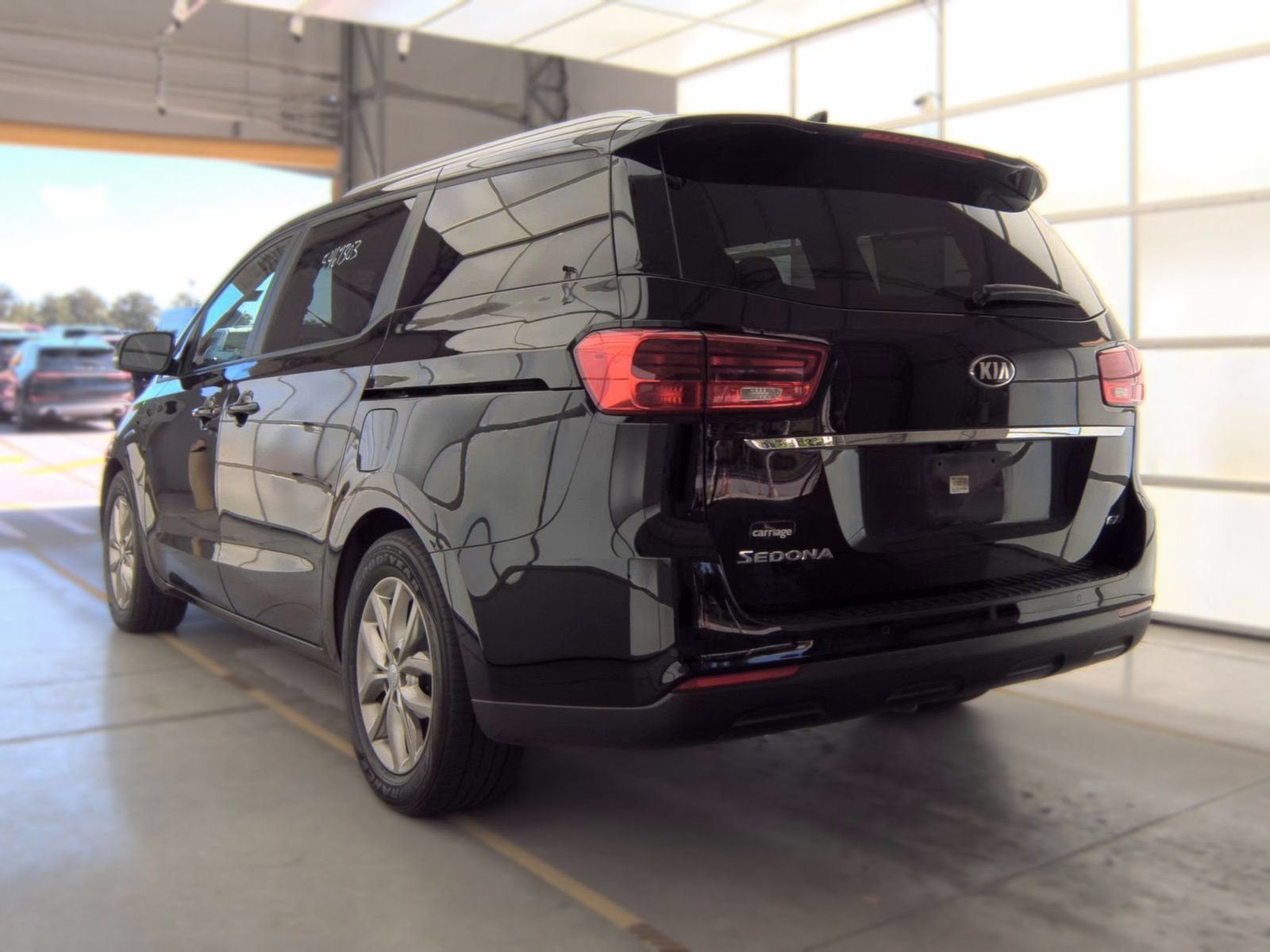 Used 2020 Kia Sedona EX FWD image 4