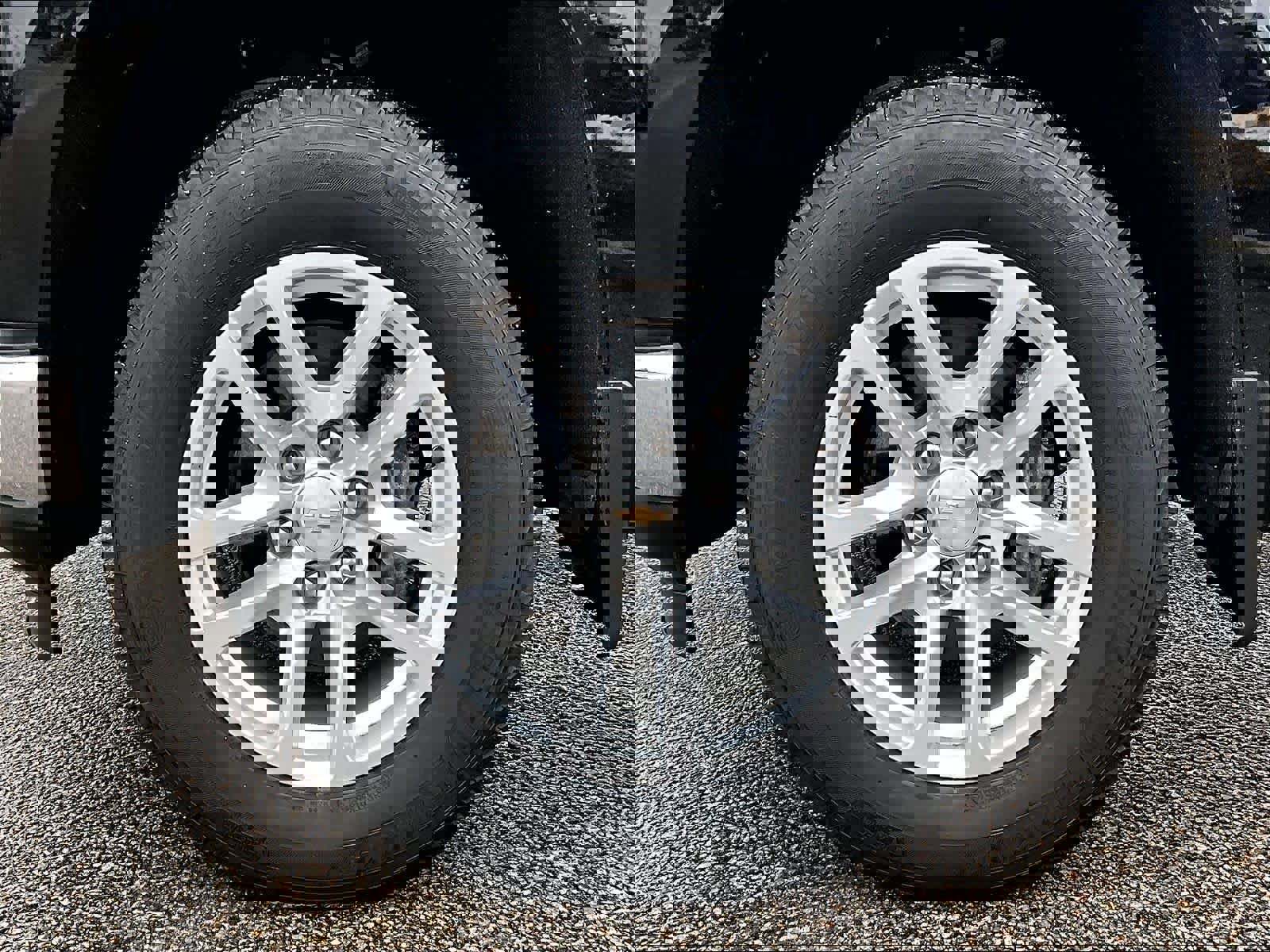 Used 2022 Chevrolet Silverado 1500 LT AWD/4WD image 7