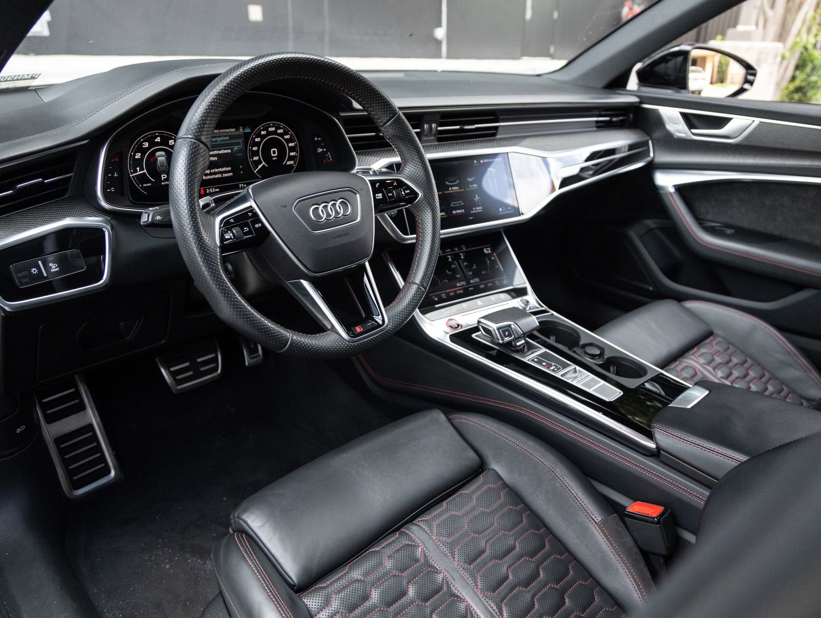 Used 2021 Audi RS 6 w/ Executive Package AWD/4WD image 4