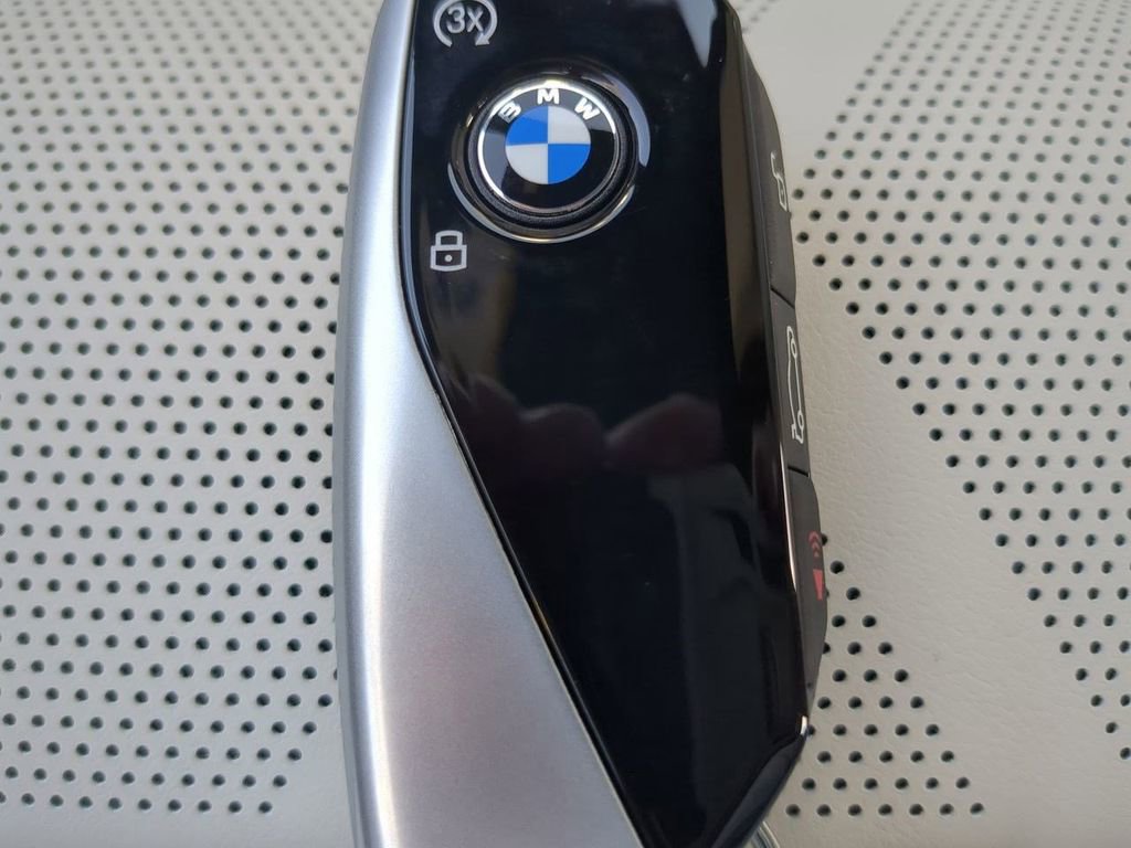 New 2026 BMW 760i xDrive w/ Premium Package image 30