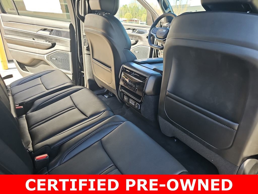 Used 2023 Jeep Wagoneer Series III w/ Preferred Equipment Group image 12