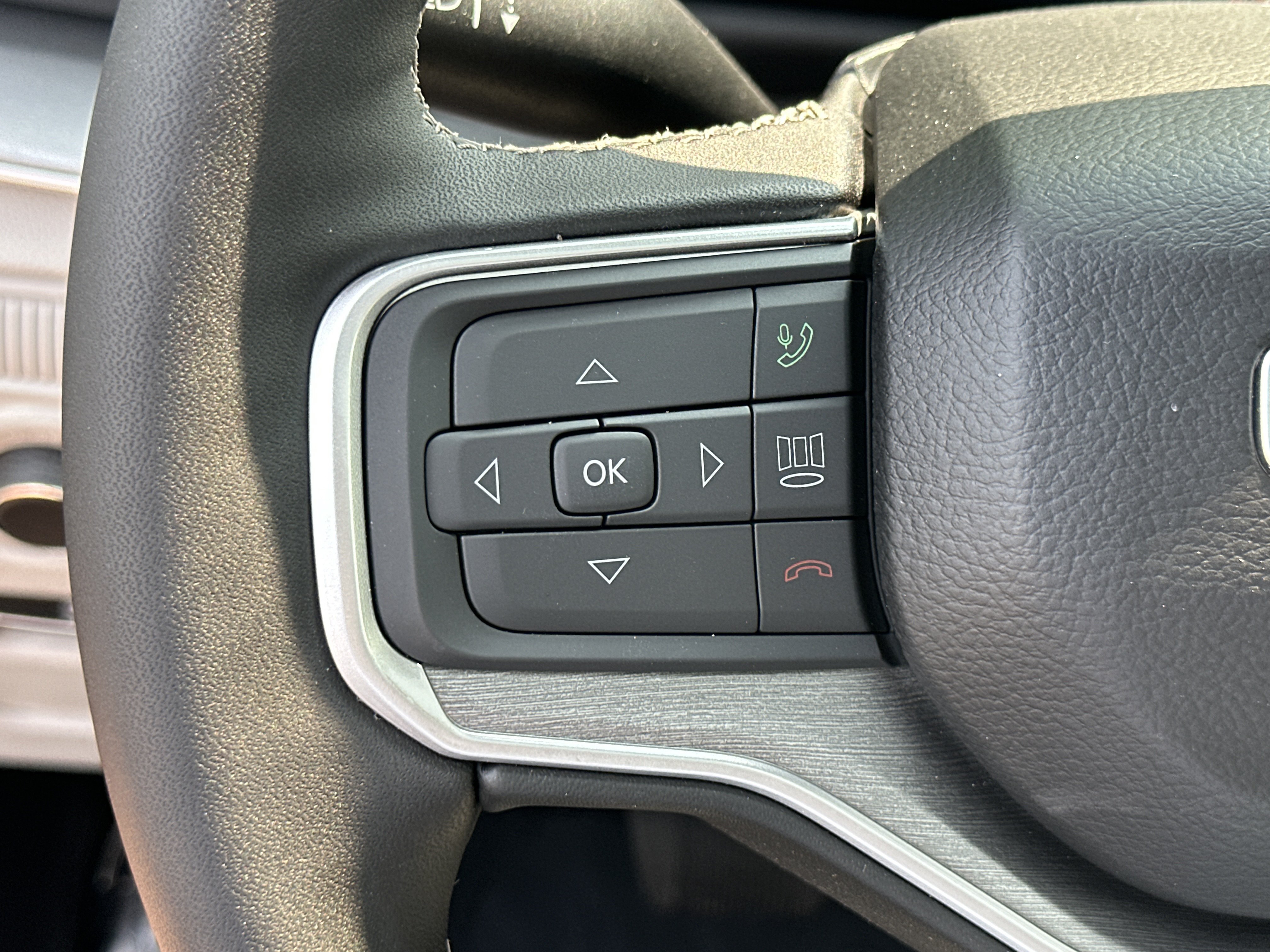 New 2026 Jeep Grand Wagoneer L Limited AWD/4WD image 9