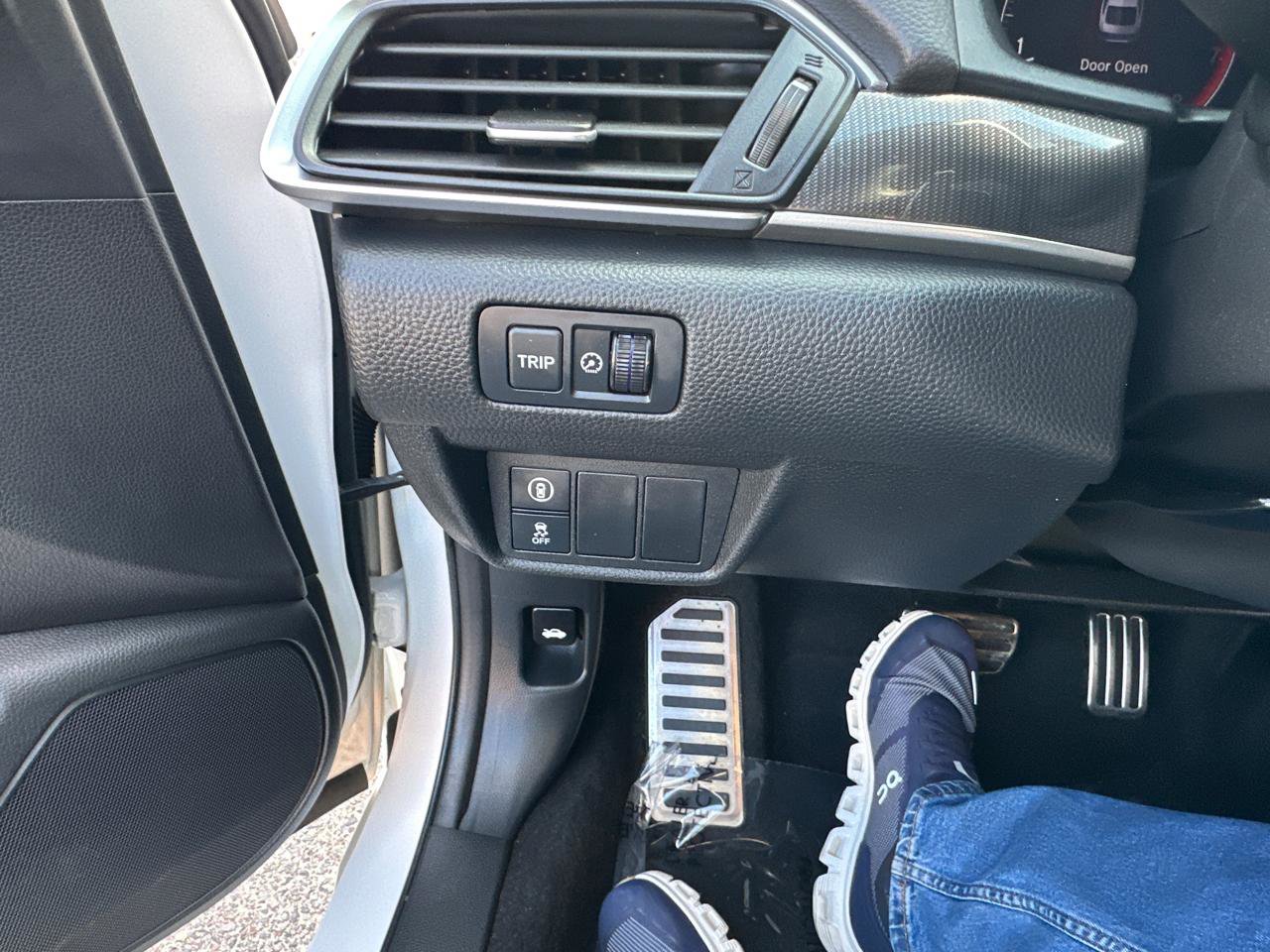 Used 2018 Honda Accord Sport image 16