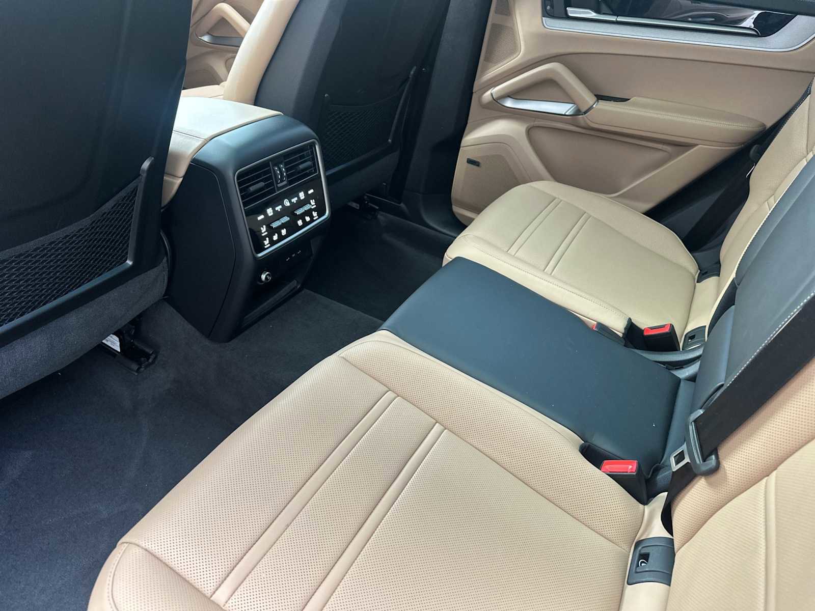 Certified 2025 Porsche Cayenne E-Hybrid image 14