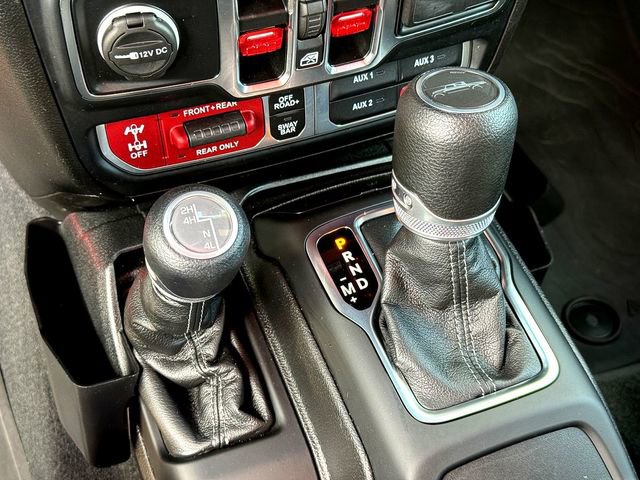 Used 2024 Jeep Gladiator Rubicon w/ Technology Group image 18