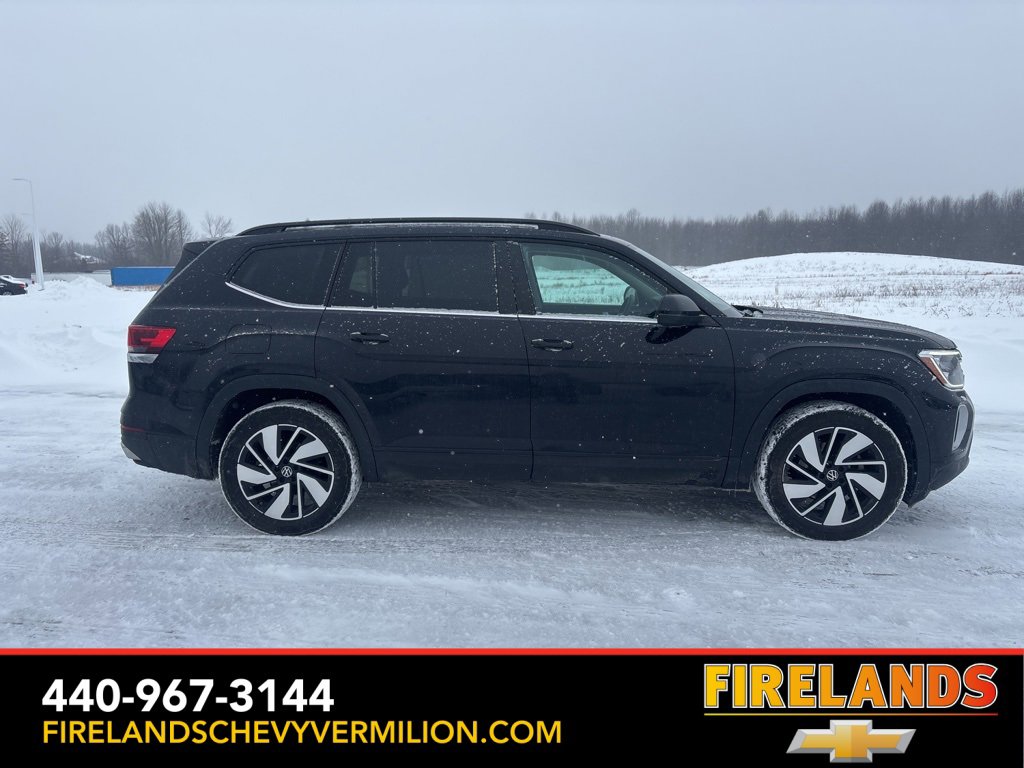 Used 2024 Volkswagen Atlas SE w/ Panoramic Sunroof Package image 6