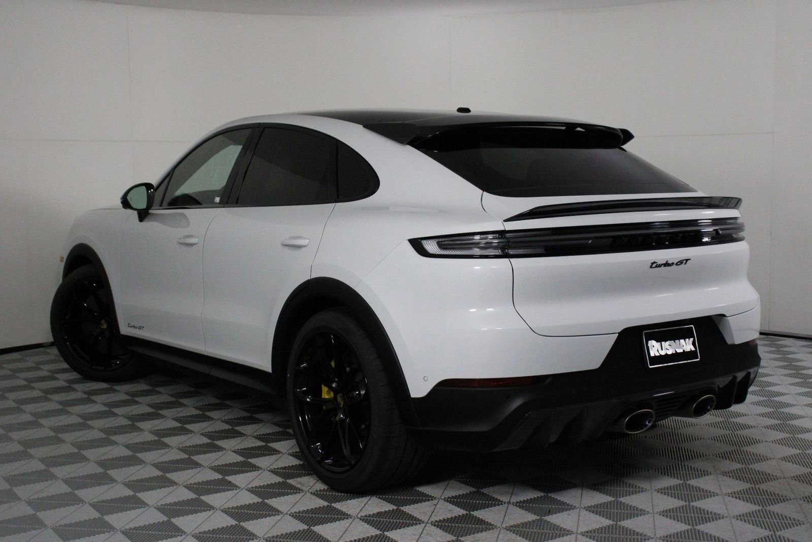 New 2026 Porsche Cayenne Turbo GT image 3