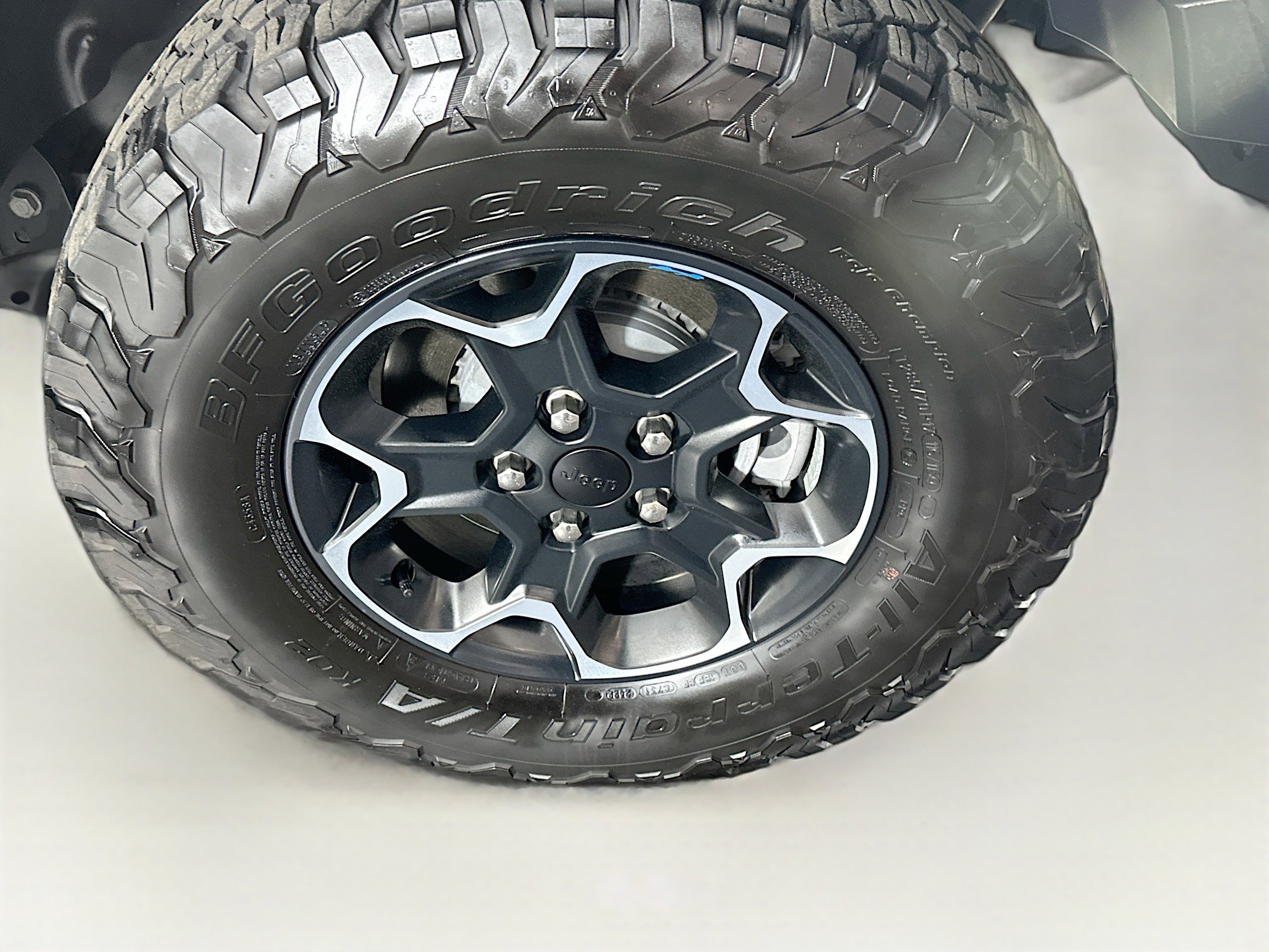 Used 2023 Jeep Wrangler Rubicon w/ Cold Weather Group image 11