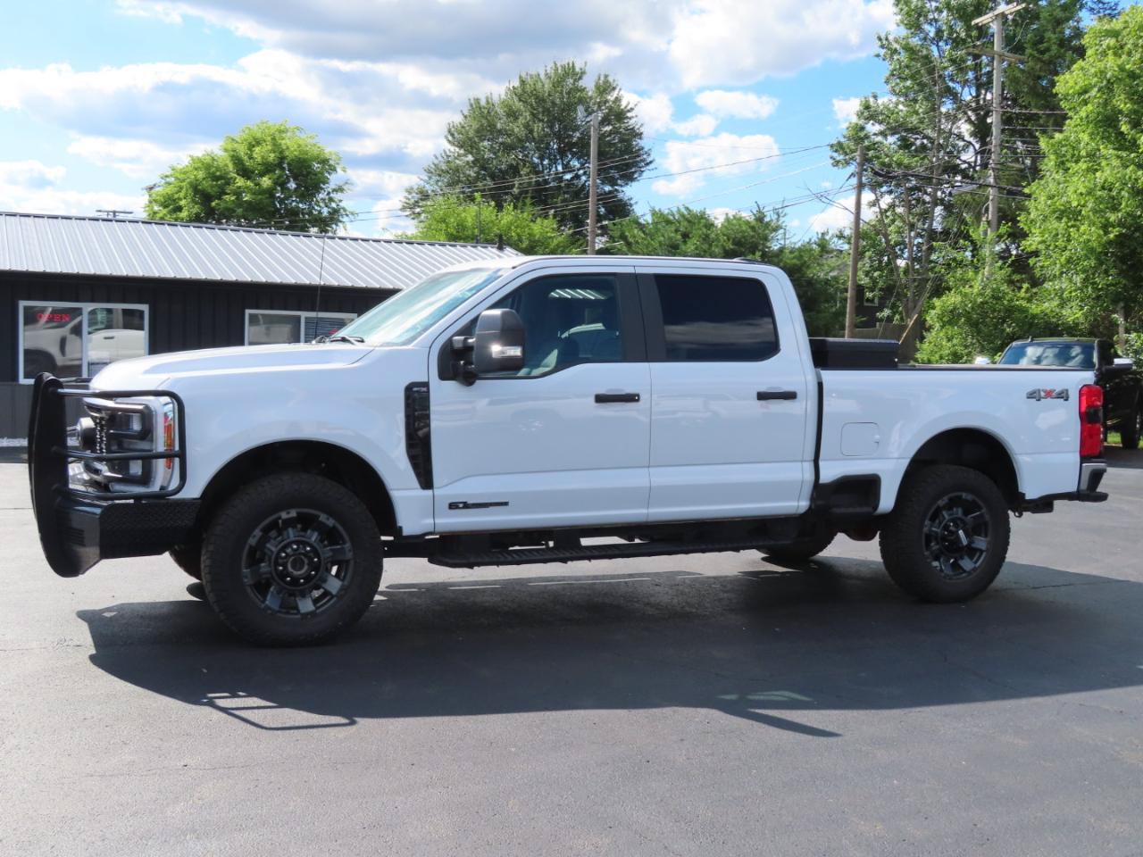 Used 2024 Ford F250 XL w/ STX Appearance Package AWD/4WD image 2
