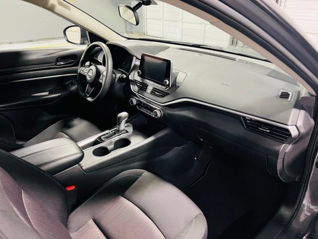 Used 2025 Nissan Altima 2.5 S FWD image 33
