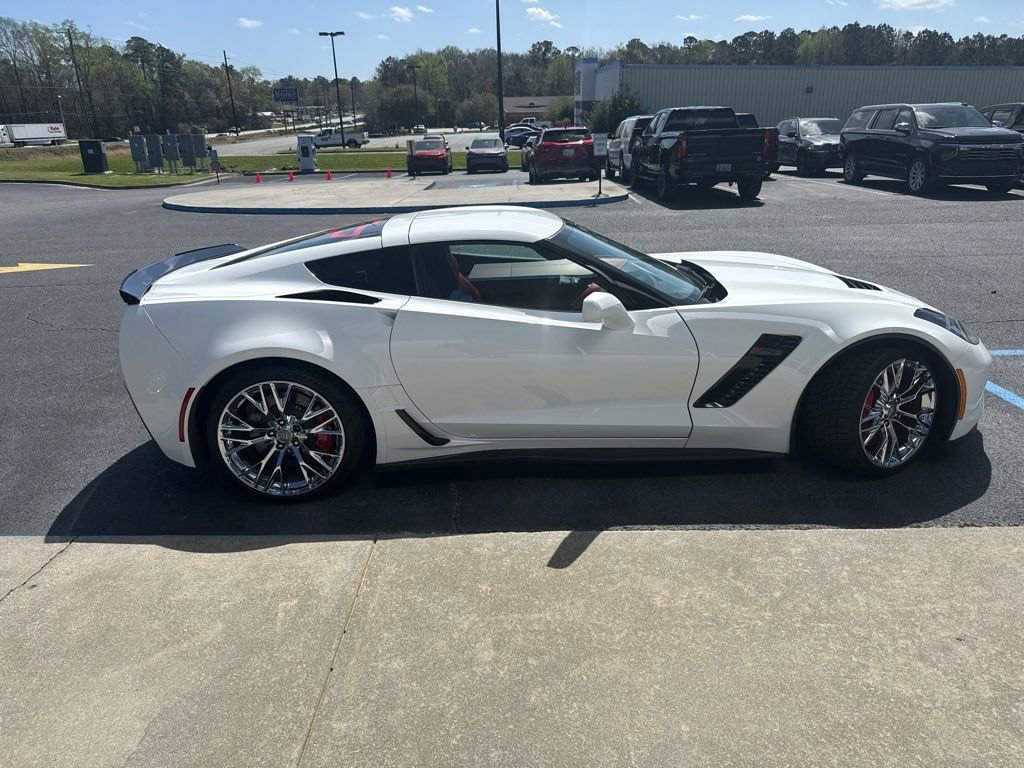 Used 2016 Chevrolet Corvette Z06 w/ 3LZ Preferred Equipment Group image 8