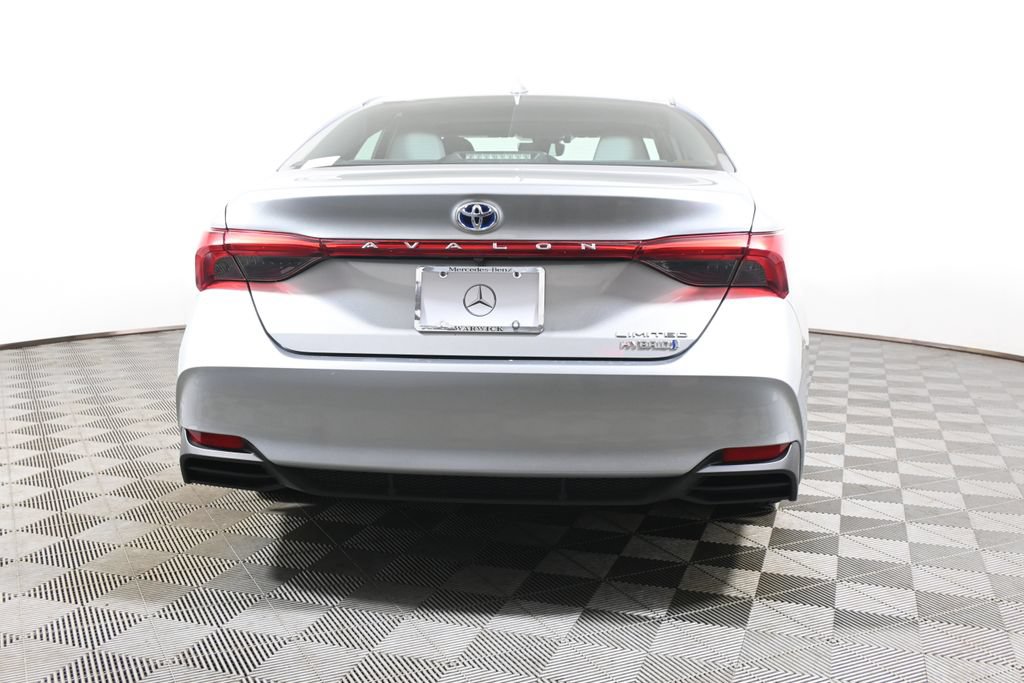 Used 2019 Toyota Avalon Limited FWD image 6