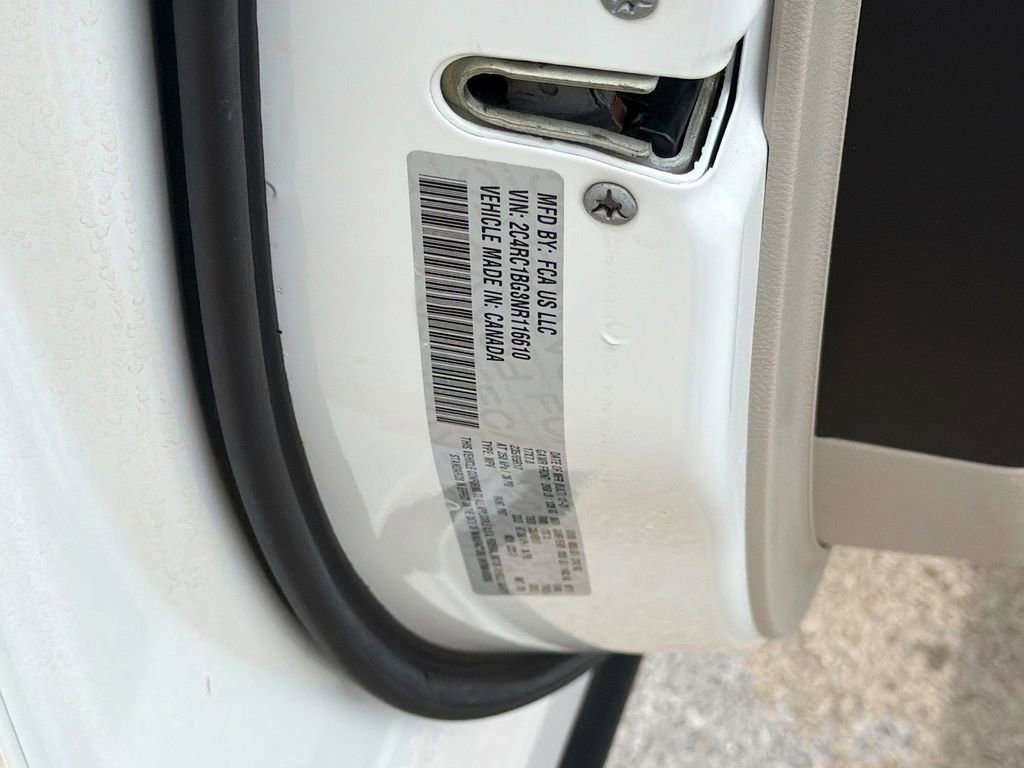 Used 2022 Chrysler Pacifica Touring-L image 41