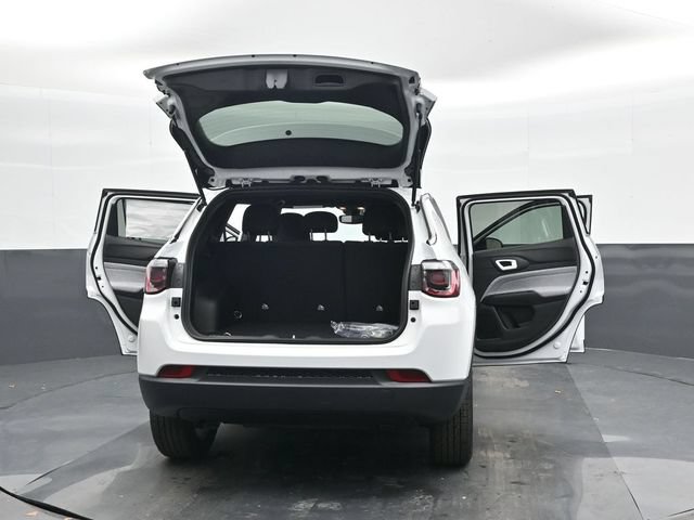 Used 2025 Jeep Compass Sport AWD/4WD image 45