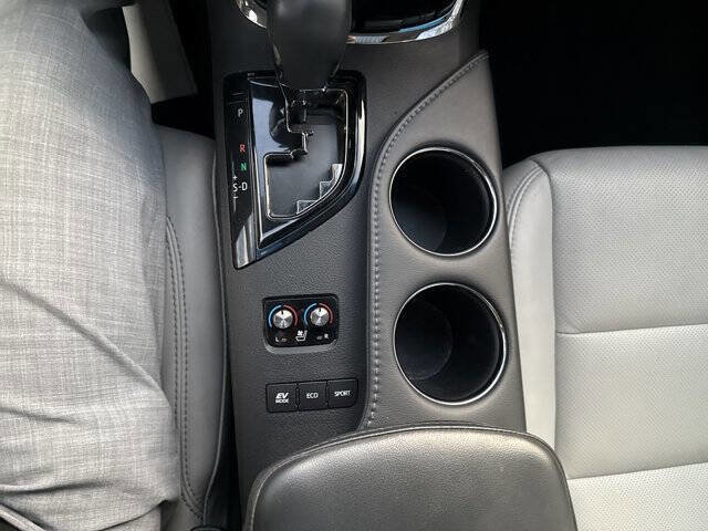 Used 2018 Toyota Avalon Limited w/ Protection Package image 24