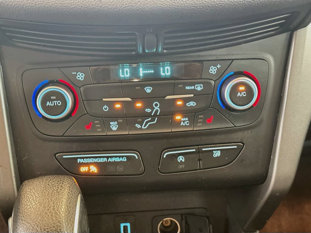 Used 2018 Ford Escape SE w/ SE Sync 3 Package AWD/4WD image 17