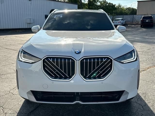 Used 2025 BMW X3 xDrive30i w/ Convenience Package AWD/4WD image 4