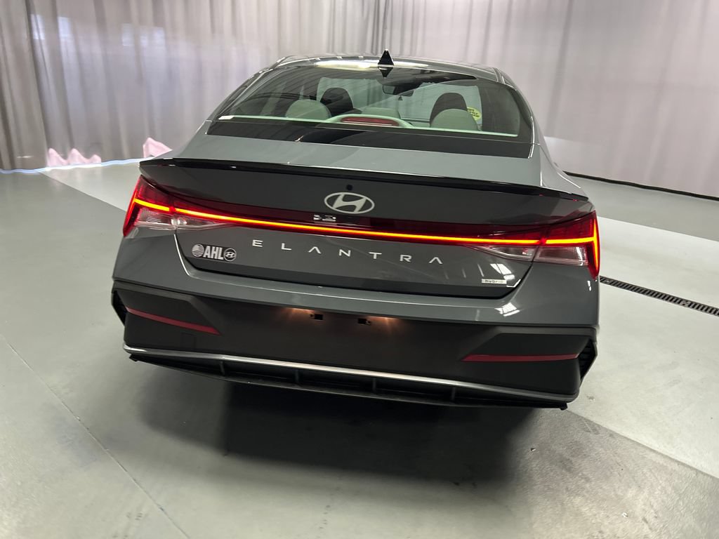 New 2026 Hyundai Elantra SEL FWD image 6