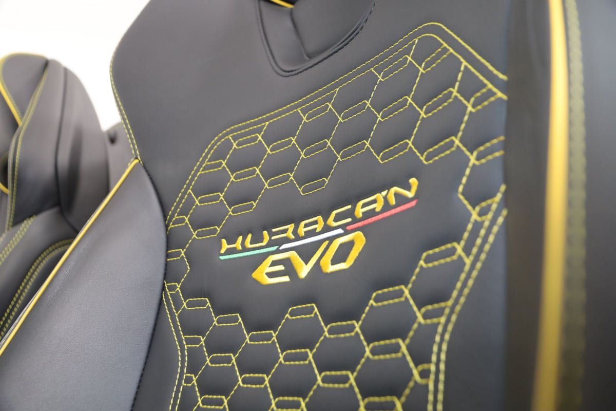 Used 2023 Lamborghini Huracan EVO image 46