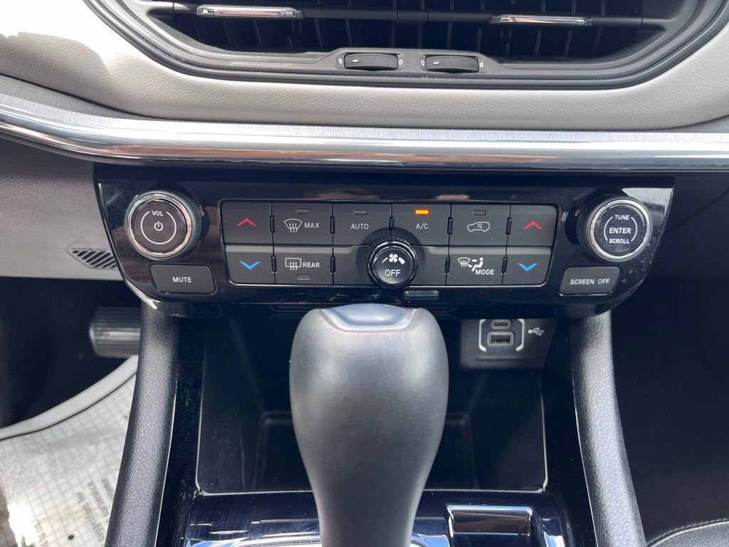Used 2022 Jeep Compass Limited AWD/4WD image 14