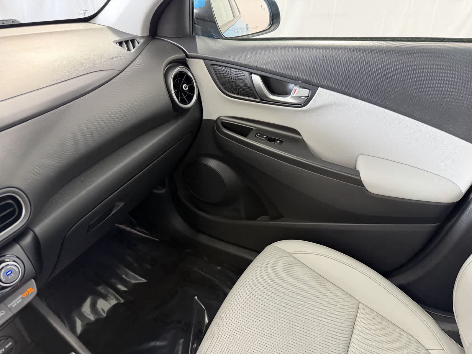 Used 2022 Hyundai Kona Limited w/ Cargo Package AWD/4WD image 26