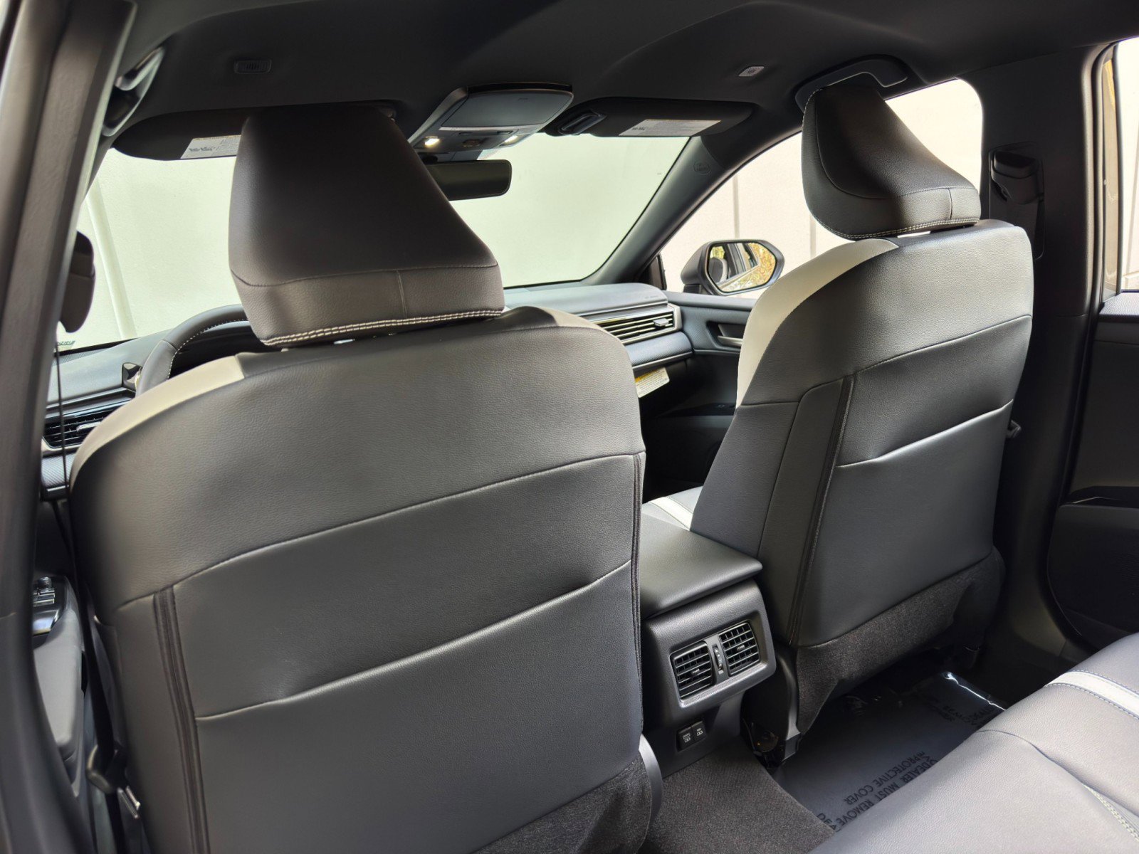 Used 2025 Toyota Camry SE w/ Convenience Package image 31