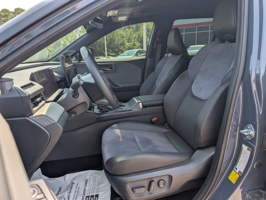 Used 2026 Toyota RAV4 XSE w/ Panoramic Sun Roof Package AWD/4WD image 24