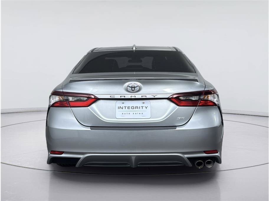 Used 2022 Toyota Camry SE w/ Carpet Mat Package (TMS) FWD image 4