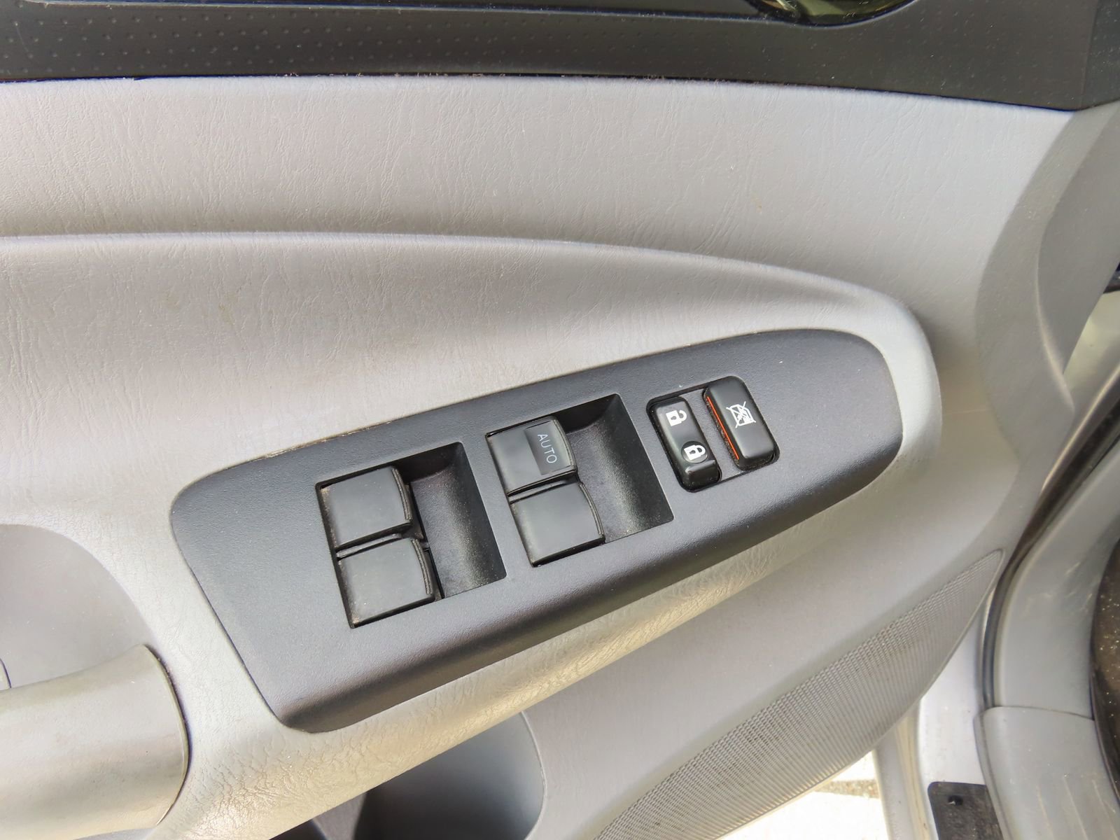 Used 2015 Toyota Tacoma PreRunner w/ Convenience Package image 12