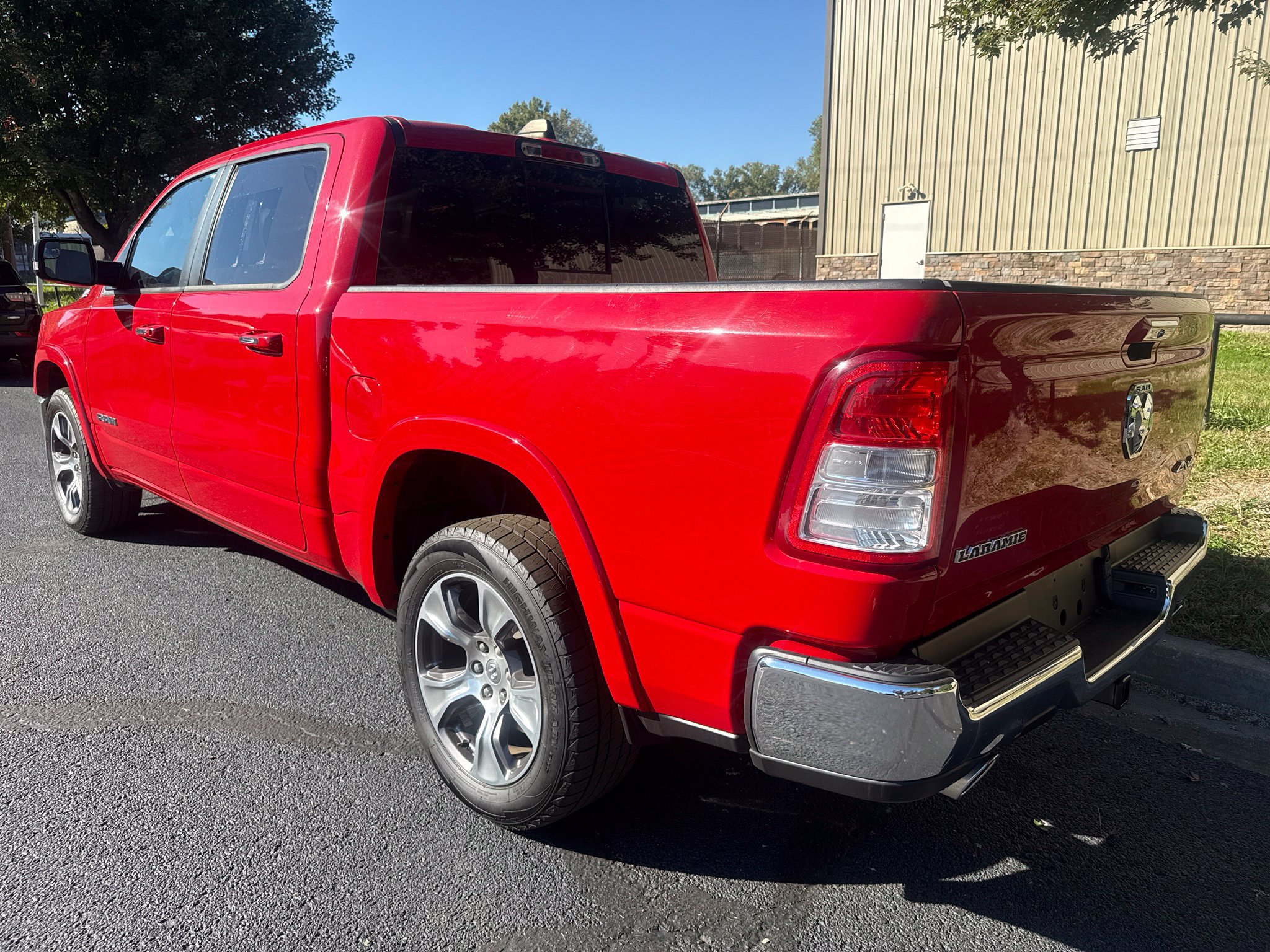 Used 2022 RAM 1500 Laramie AWD/4WD image 7