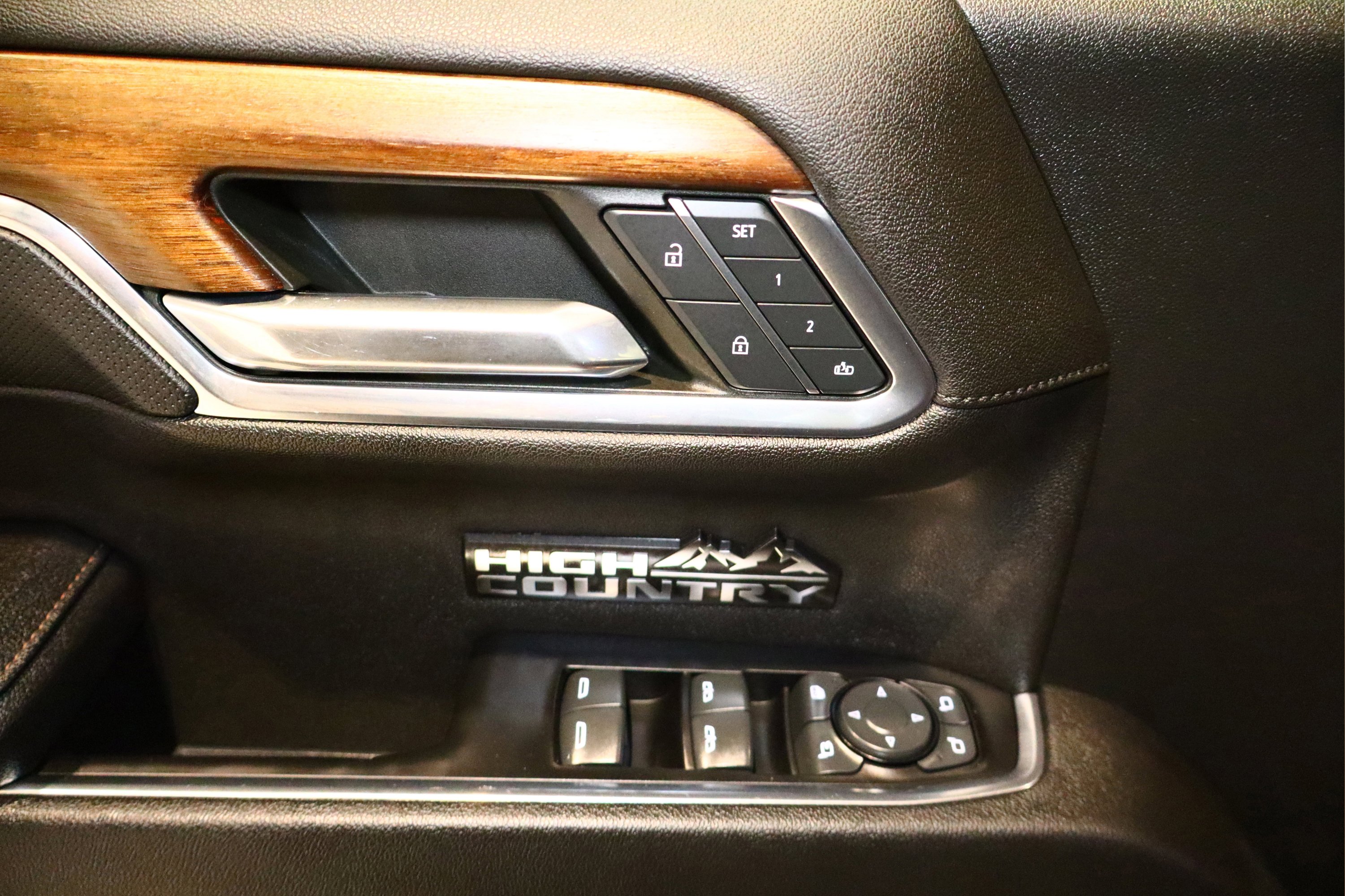 Used 2023 Chevrolet Silverado 1500 High Country w/ Z71 Off-Road Package image 39