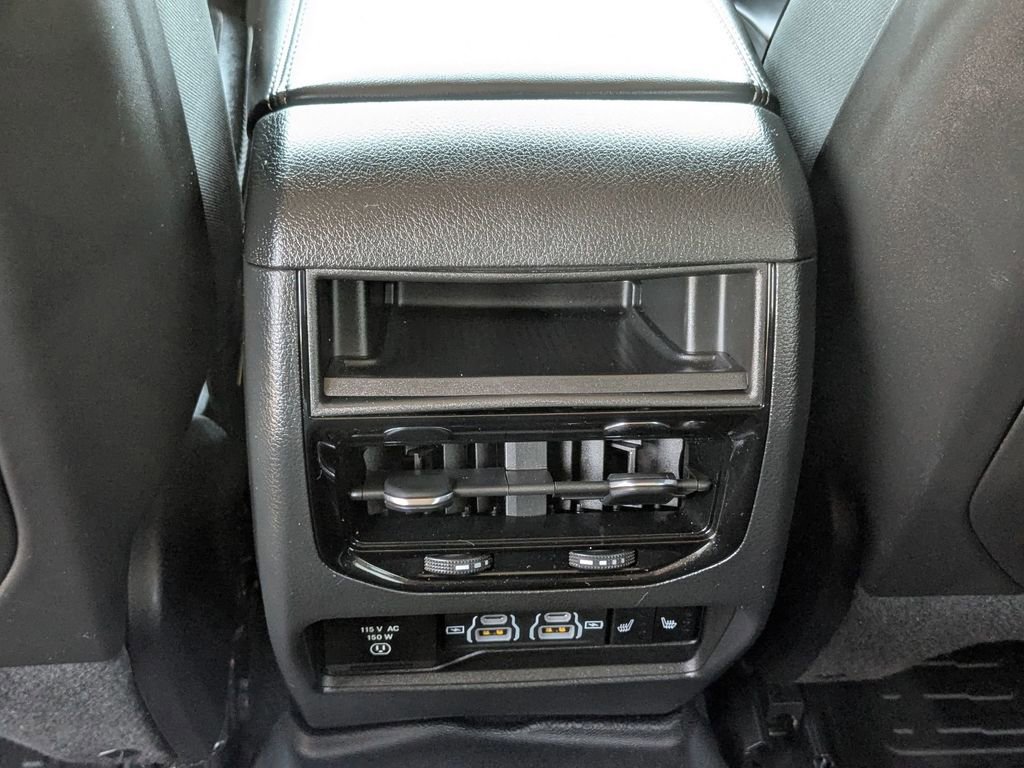 Used 2023 Jeep Grand Cherokee Limited w/ Black Appearance Package image 28