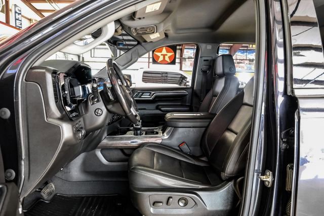 Used 2022 Chevrolet Silverado 1500 LTZ w/ Technology Package image 5