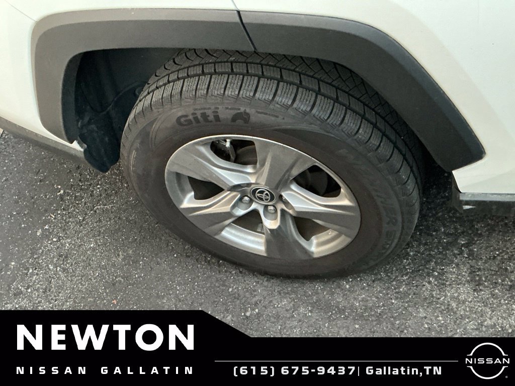 Used 2024 Toyota RAV4 LE AWD/4WD image 10