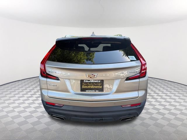 Used 2023 Cadillac XT4 Luxury w/ Cold Weather Package FWD image 6
